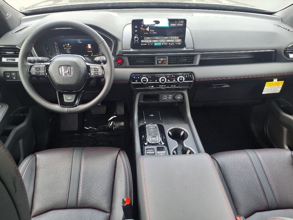 2025 Honda Pilot Black Edition photo 4