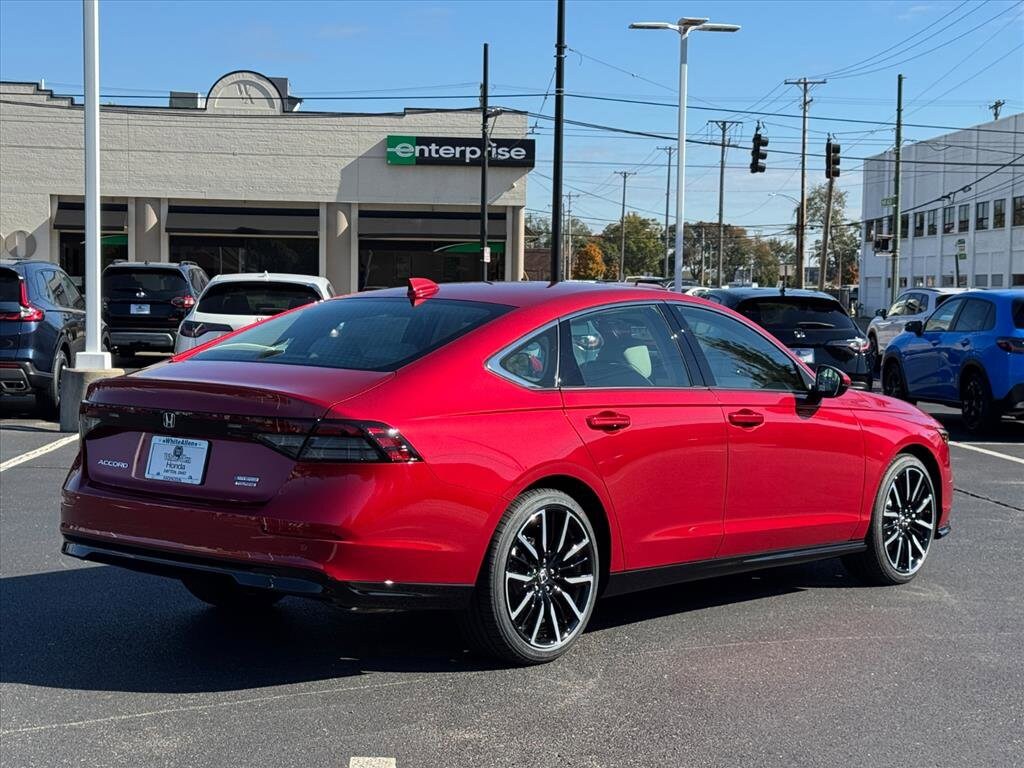 2025 Honda Accord Hybrid Touring photo 3