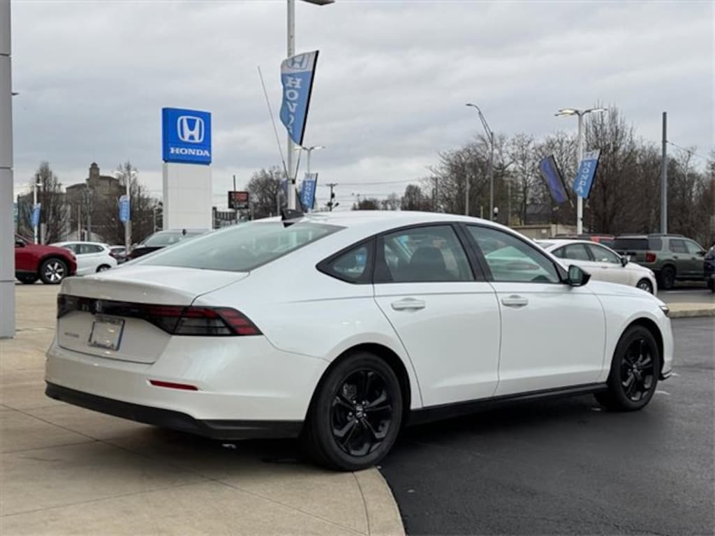 Used 2025 Honda Accord SE Sedan