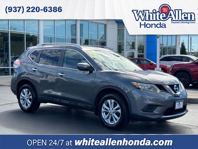 Used 2015 Nissan Rogue SV with VIN 5N1AT2MV7FC798948 for sale in Dayton, OH