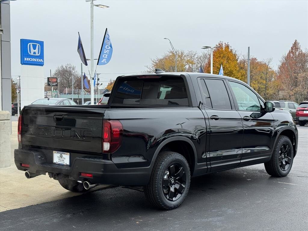 2026 Honda Ridgeline Black Edition photo 2