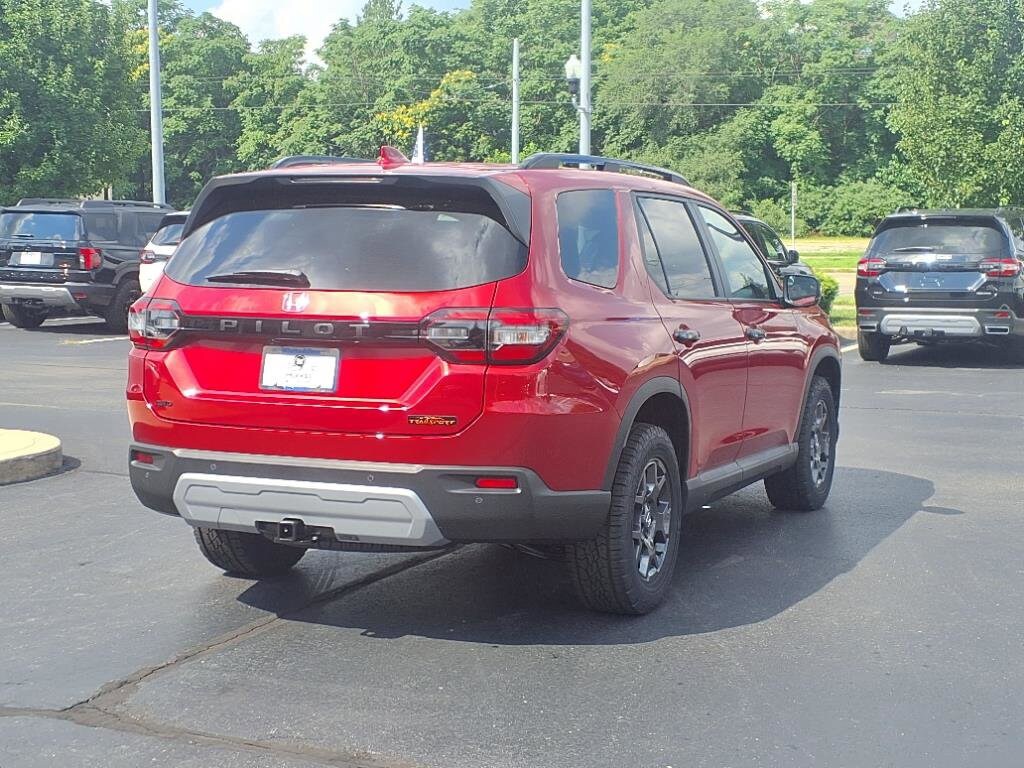 2025 Honda Pilot TrailSport photo 3