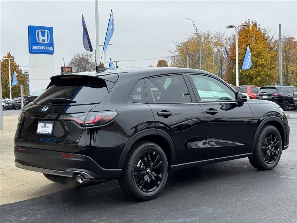 2026 Honda HR-V Sport photo 3