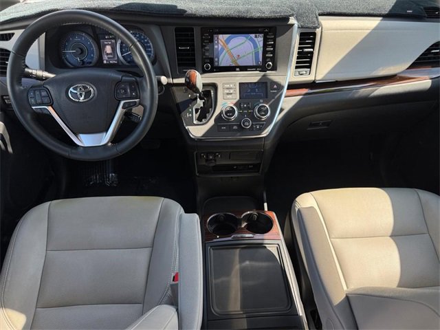 2019 Toyota Sienna Limited XLE Premium photo 4