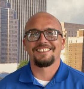 Staff member Larry Percifull from ID_54d0f222e6c5