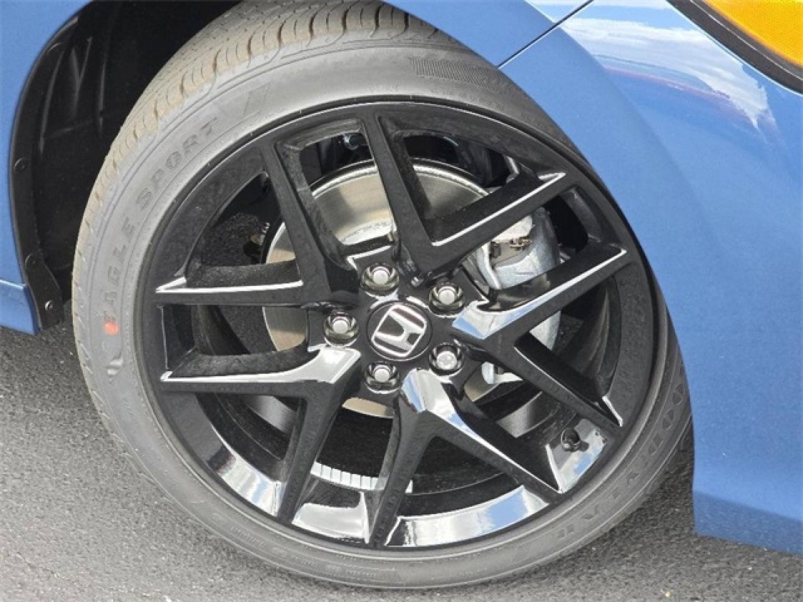 2026 Honda Civic Sport photo 2