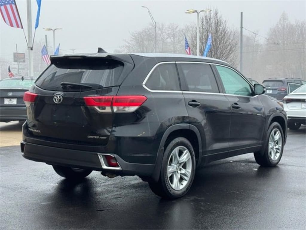 Used 2019 Toyota Highlander Limited V6 SUV