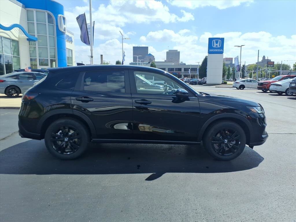 2026 Honda HR-V Sport photo 2