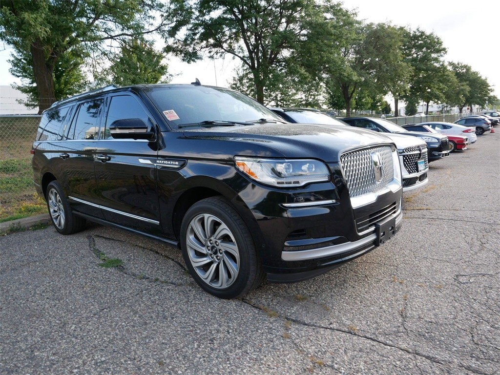 2022 Lincoln Navigator L Reserve photo 4