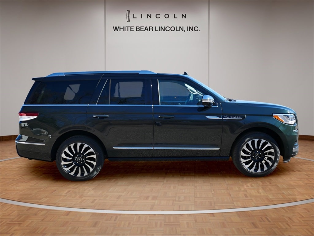 Used 2022 Lincoln Navigator Black Label with VIN 5LMJJ2TT2NEL01326 for sale in Saint Paul, Minnesota