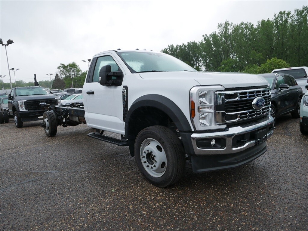 2025 Ford F-550 XL photo 3