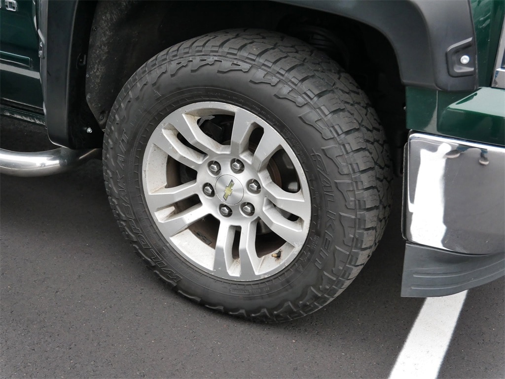 2015 Chevrolet Silverado 1500 LT photo 3