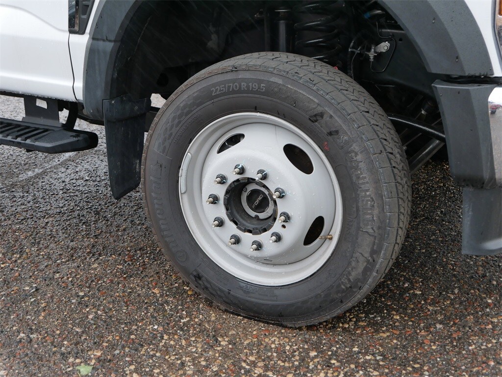 2025 Ford F-550 XL photo 4
