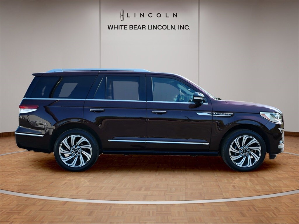 2023 Lincoln Navigator Reserve photo 4