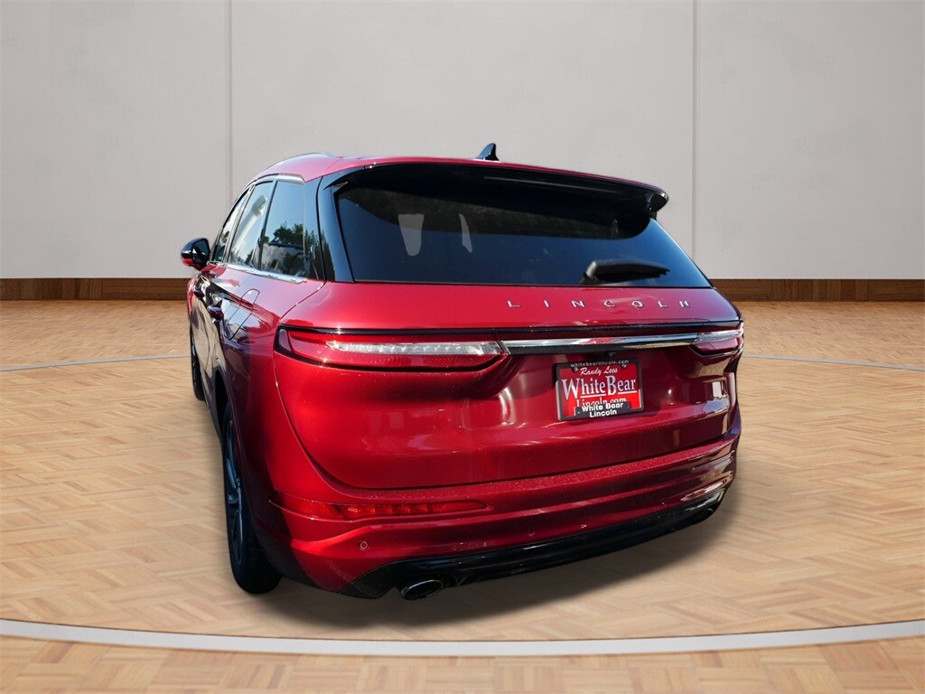 2022 Lincoln Corsair Grand Touring photo 3