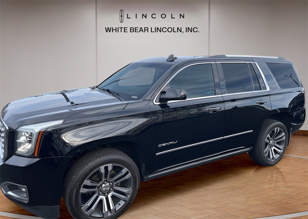 2019 Gmc Yukon Denali photo 2