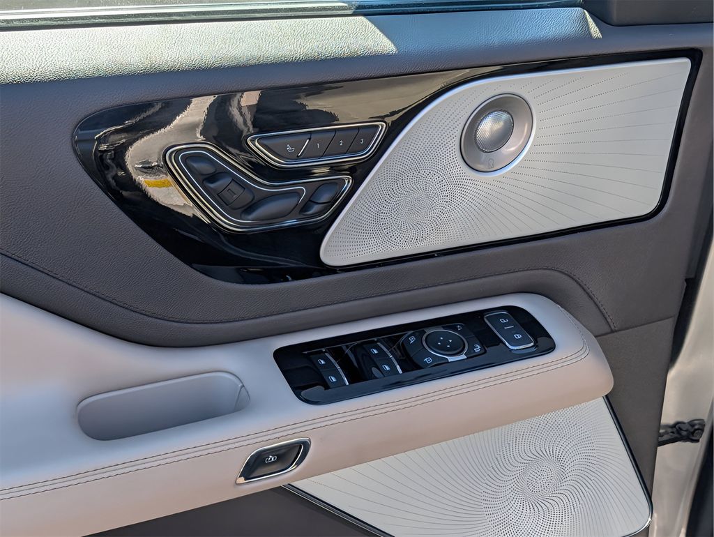 2023 Lincoln Aviator Reserve - Photo 17