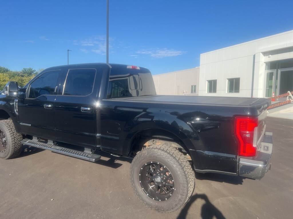 2017 Ford F-250 Lariat photo 4
