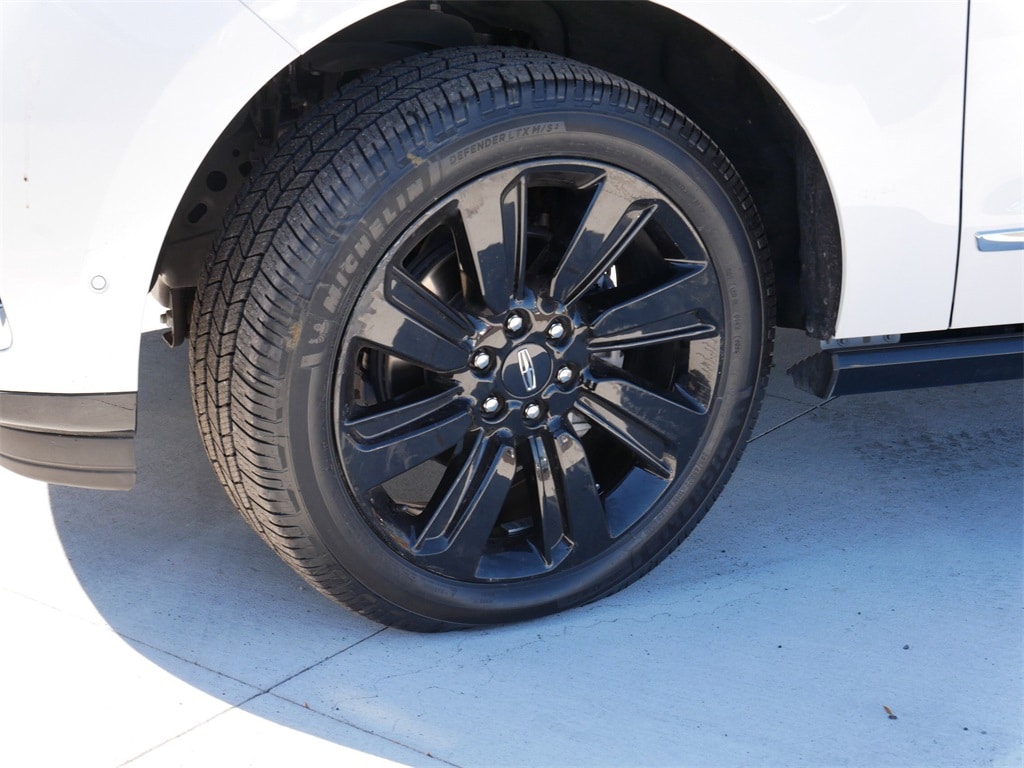 Used 2023 Lincoln Navigator Black Label L with VIN 5LMJJ3TG8PEL14772 for sale in Saint Paul, Minnesota