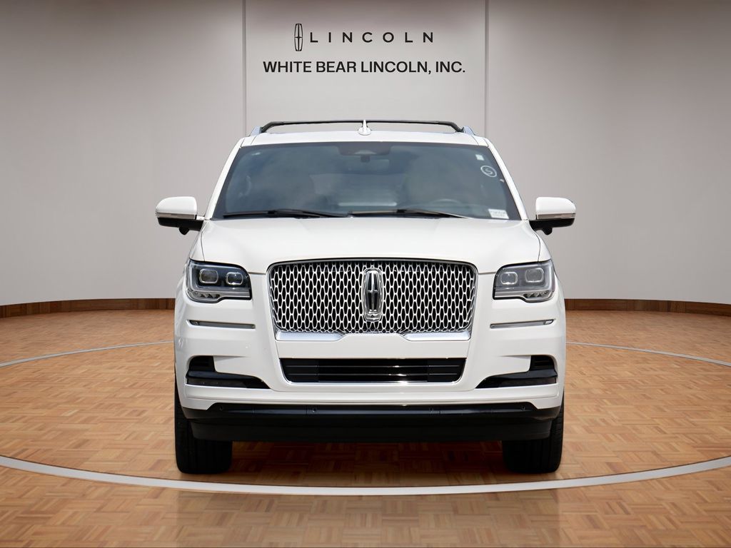Used 2024 Lincoln Navigator Reserve L with VIN 5LMJJ3LG5REL06129 for sale in Saint Paul, Minnesota
