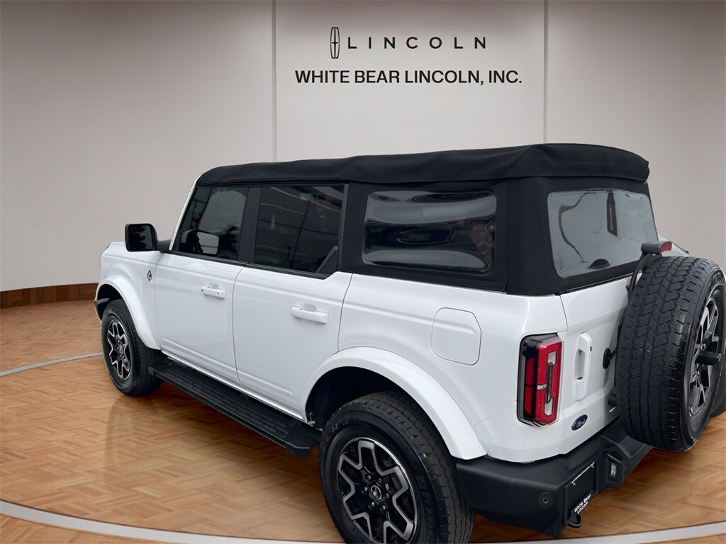 2022 Ford Bronco Base Big Bend Black Diamond Outer Banks photo 3