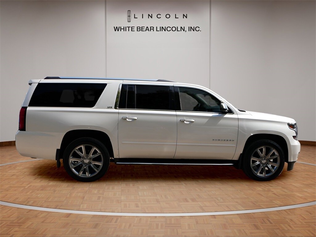 2015 Chevrolet Suburban 1500 LTZ photo 4