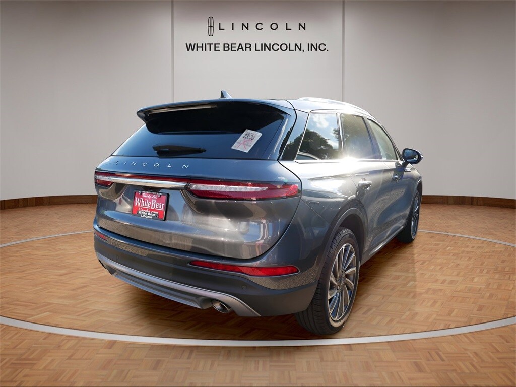2023 Lincoln Corsair Reserve photo 3