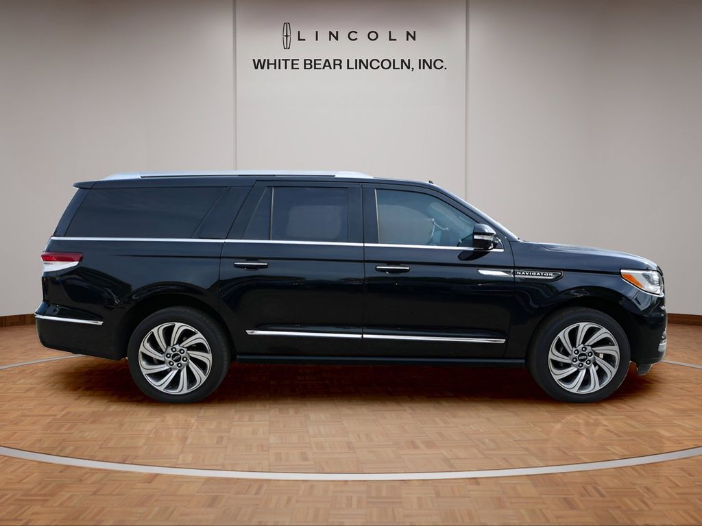 2022 Lincoln Navigator Reserve L - Photo 4