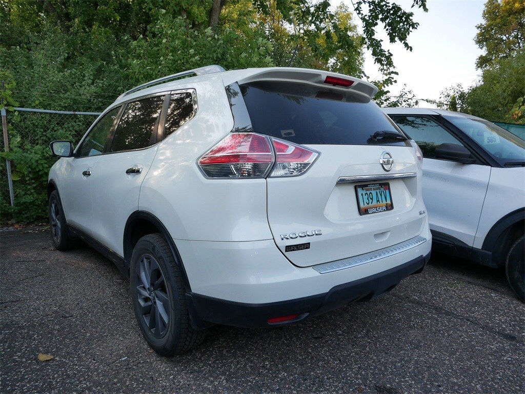 2016 Nissan Rogue SL photo 4