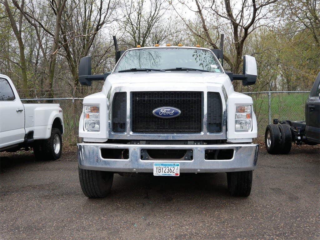 2016 Ford F-650 photo 2
