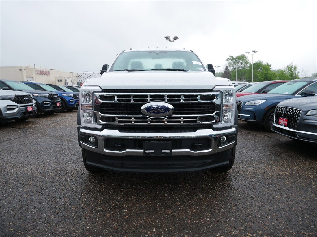 2025 Ford F-550 XL photo 2