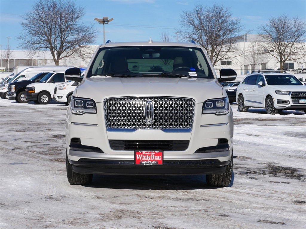 Used 2024 Lincoln Navigator Reserve L with VIN 5LMJJ3LG8REL01216 for sale in Saint Paul, Minnesota