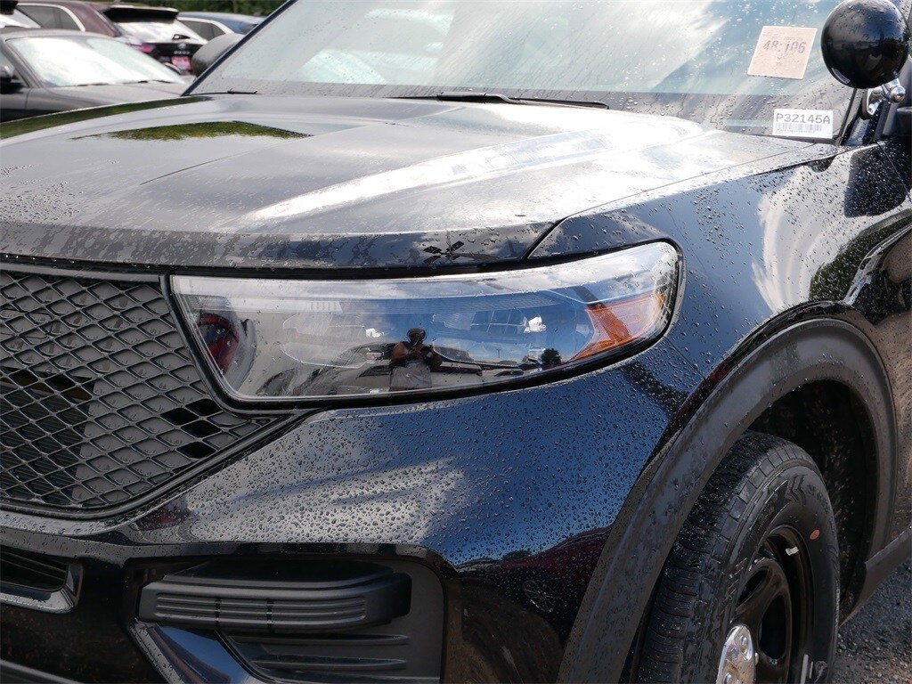 2023 Ford Explorer photo 2