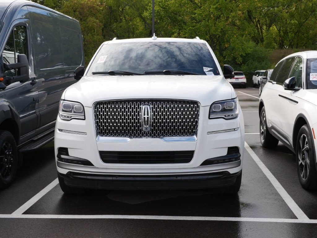 Used 2024 Lincoln Navigator Reserve with VIN 5LMJJ2LGXREL08727 for sale in Saint Paul, Minnesota