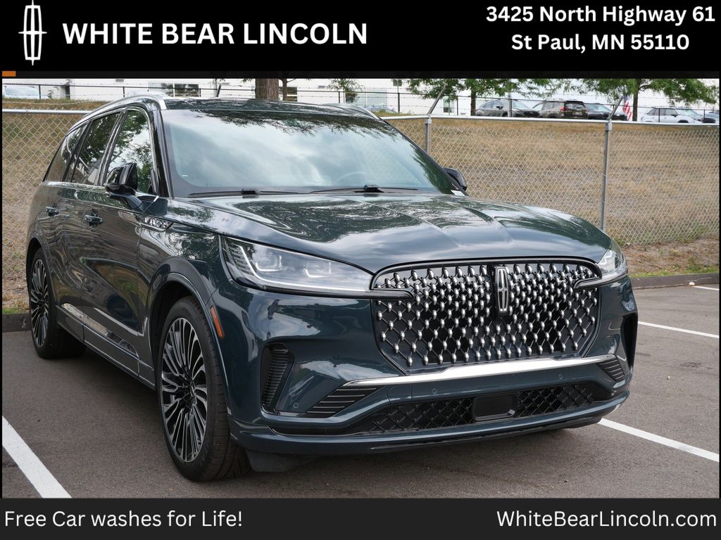 Used 2025 Lincoln Aviator Black Label with VIN 5LM5J9XC8SGL05451 for sale in Saint Paul, Minnesota