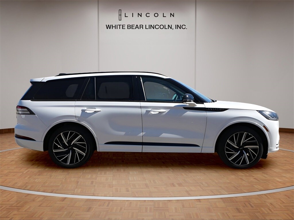 2025 Lincoln Aviator Black Label photo 4