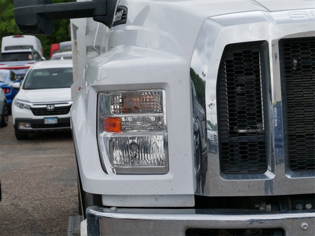 2022 Ford F-650 Base photo 3