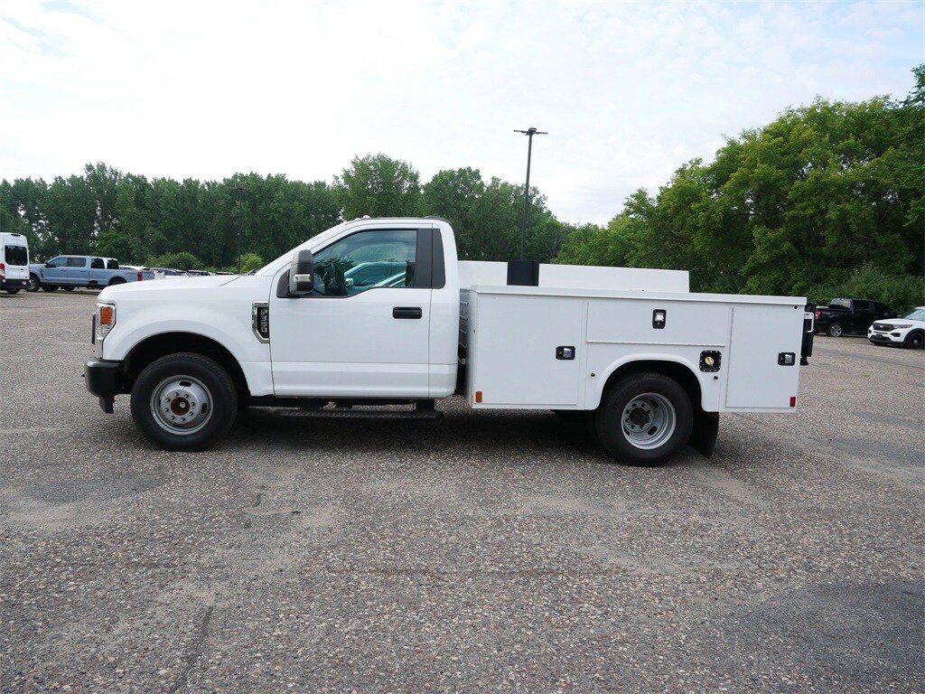 2022 Ford F-350 XL photo 4