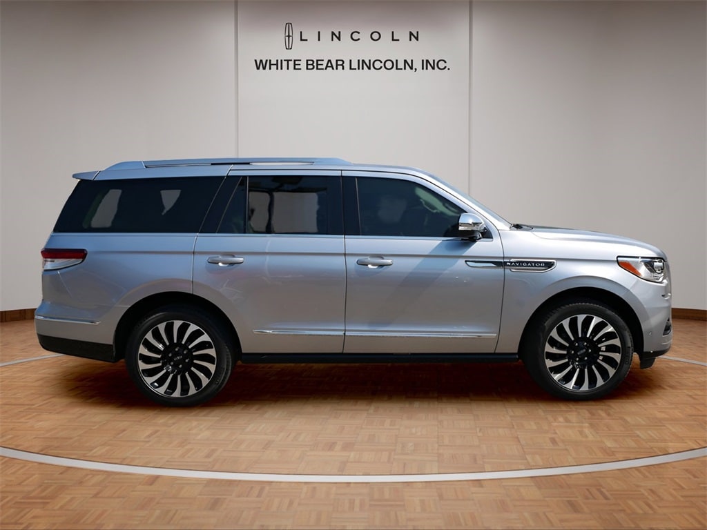 Used 2024 Lincoln Navigator Black Label with VIN 5LMJJ2TG4REL06391 for sale in Saint Paul, Minnesota