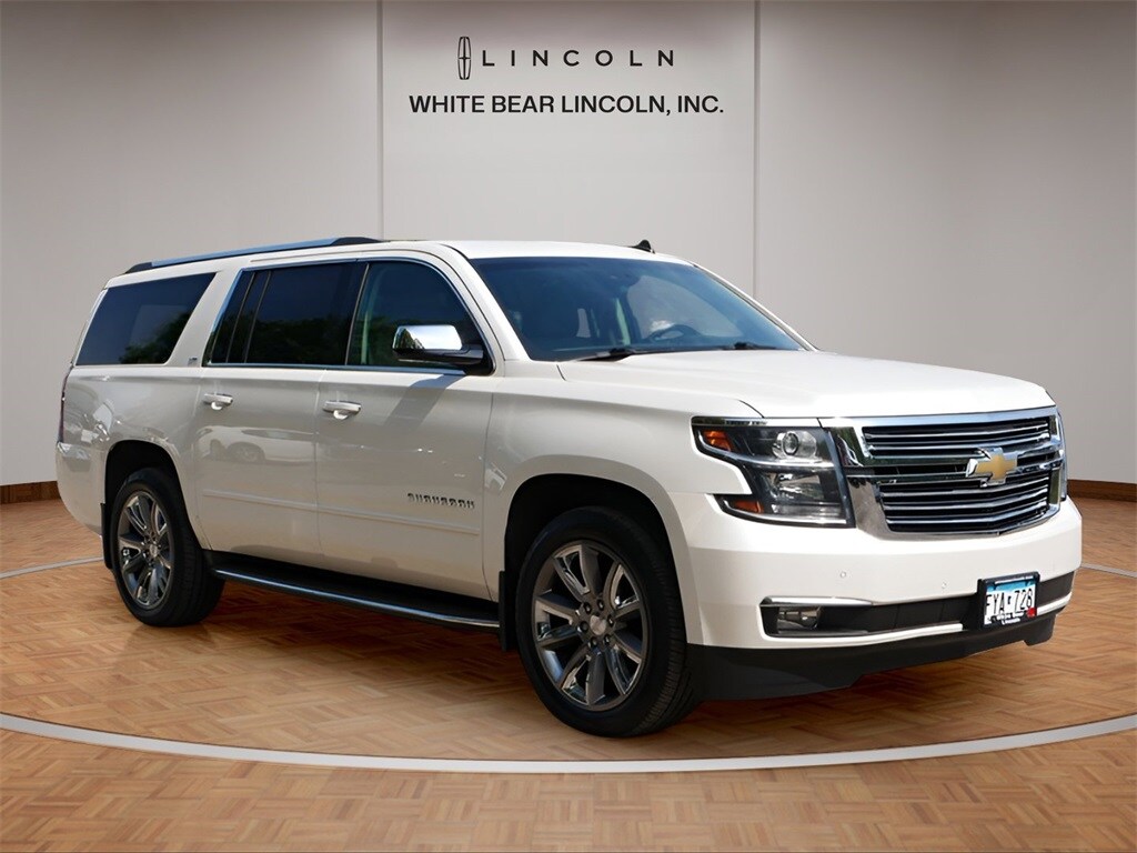 2015 Chevrolet Suburban 1500 LTZ photo 3