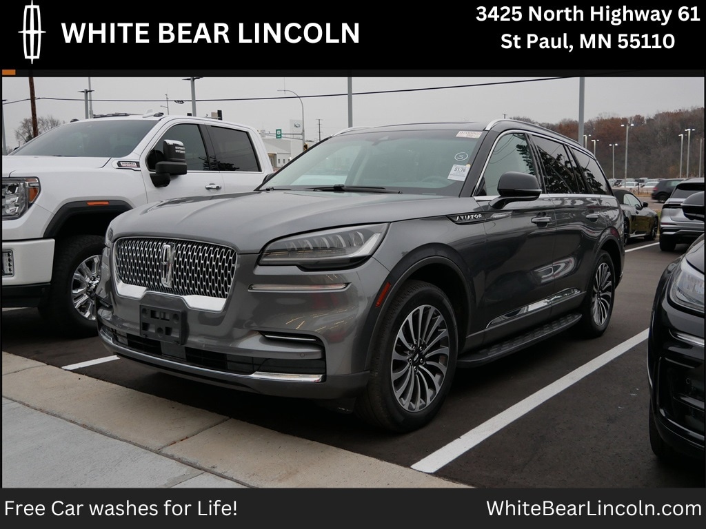 2023 Lincoln Aviator Standard photo 2