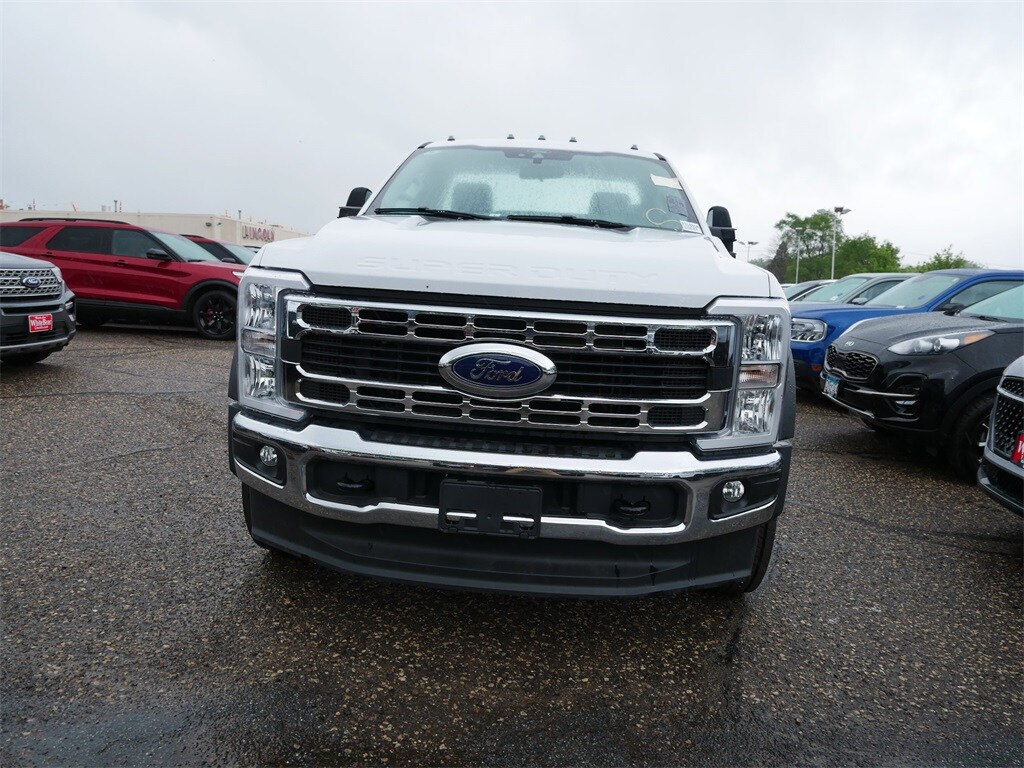 2025 Ford F-550 XL photo 2