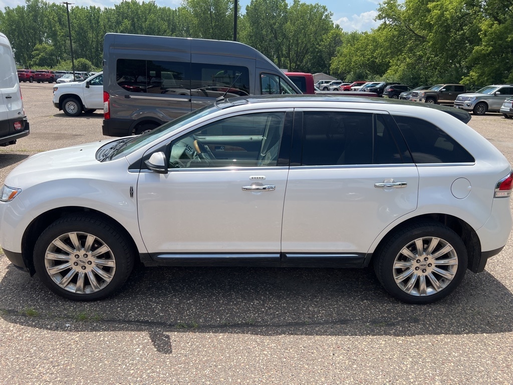 Used 2014 Lincoln MKX Base with VIN 2LMDJ8JK4EBL14981 for sale in Saint Paul, Minnesota