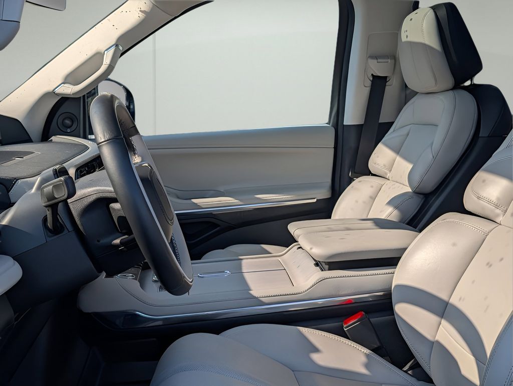 Used 2025 Lincoln Navigator Reserve with VIN 5LMJJ2LG2SEL00398 for sale in Saint Paul, Minnesota