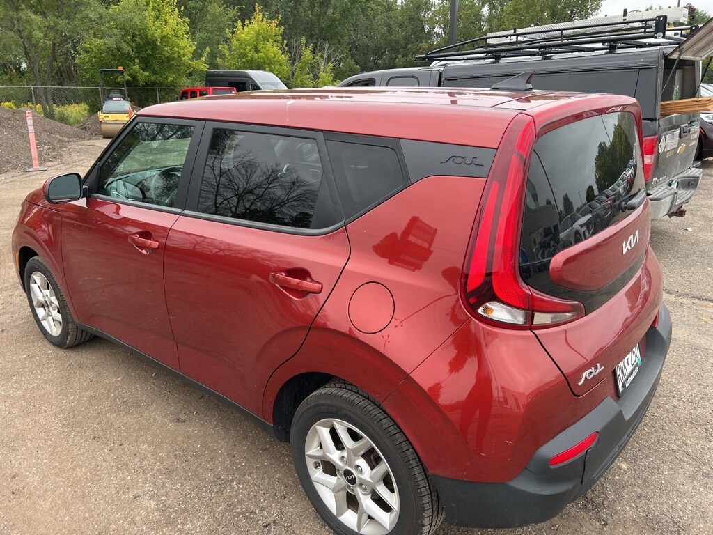 2022 Kia Soul LX photo 3