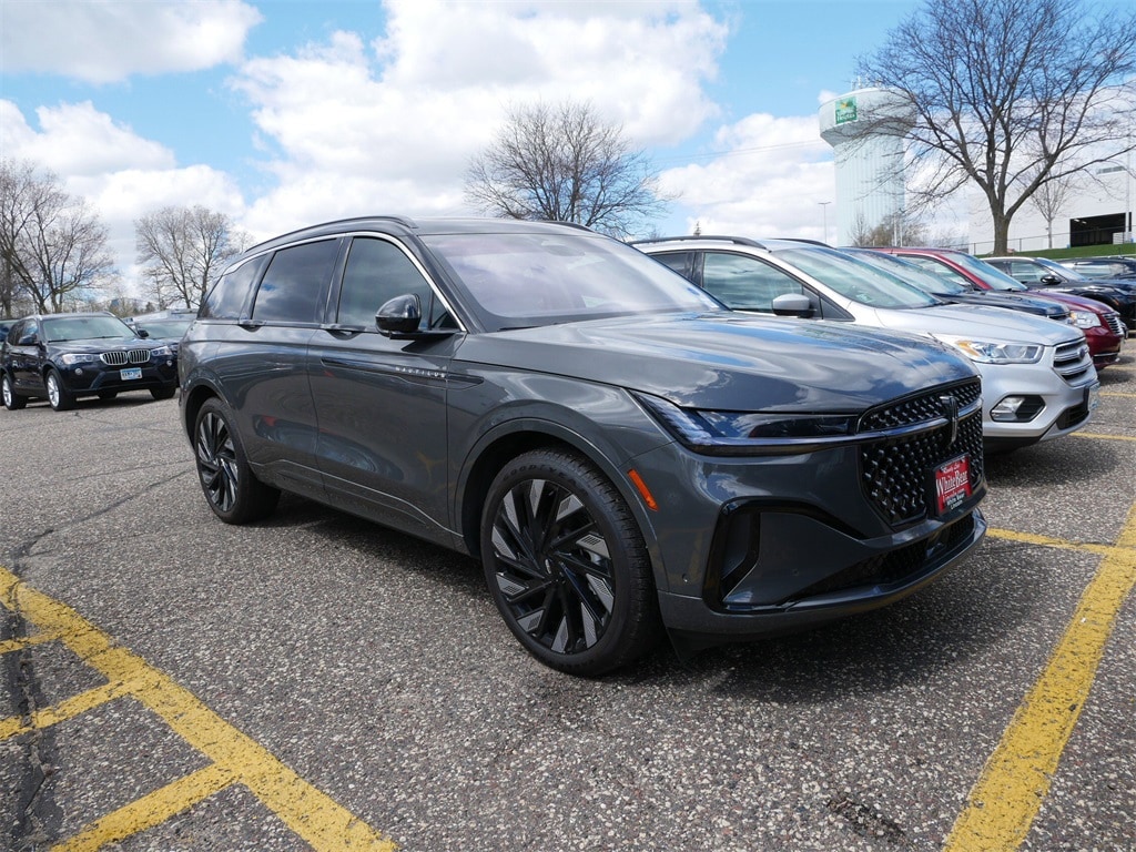 Used 2024 Lincoln Nautilus Black Label with VIN 5LMPJ9J43RJ825872 for sale in Saint Paul, Minnesota