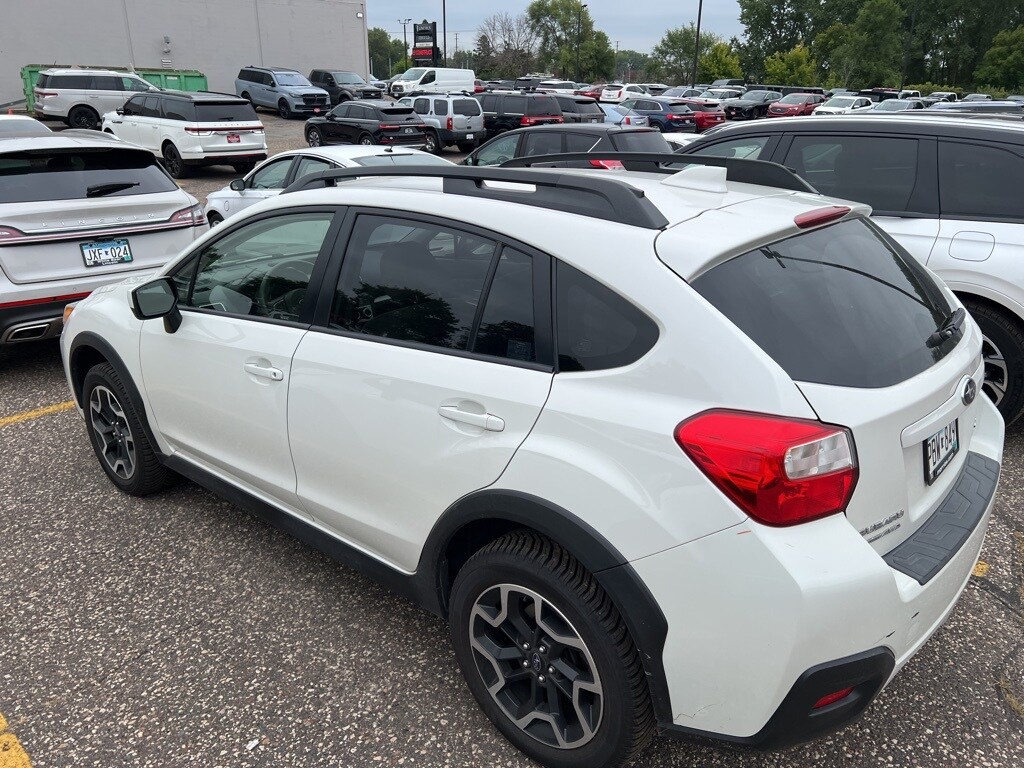 2016 Subaru Crosstrek 2.0i Premium photo 3