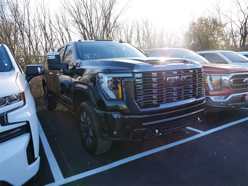 2024 Gmc Sierra 3500 HD Denali photo 2