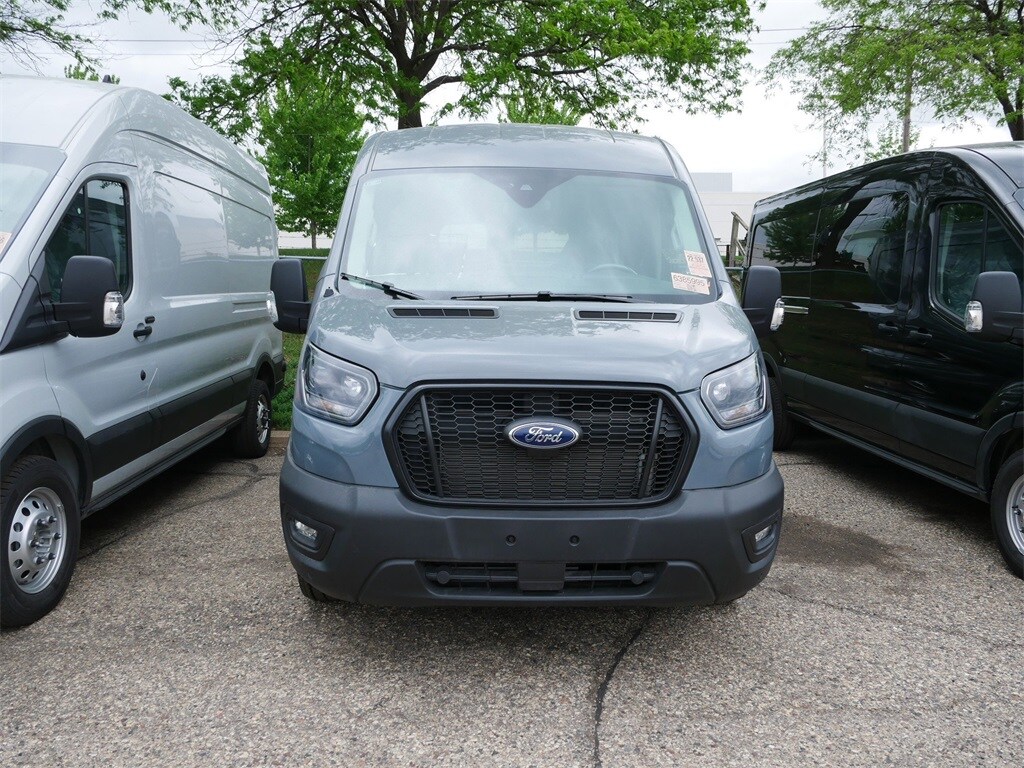 2024 Ford Transit photo 2