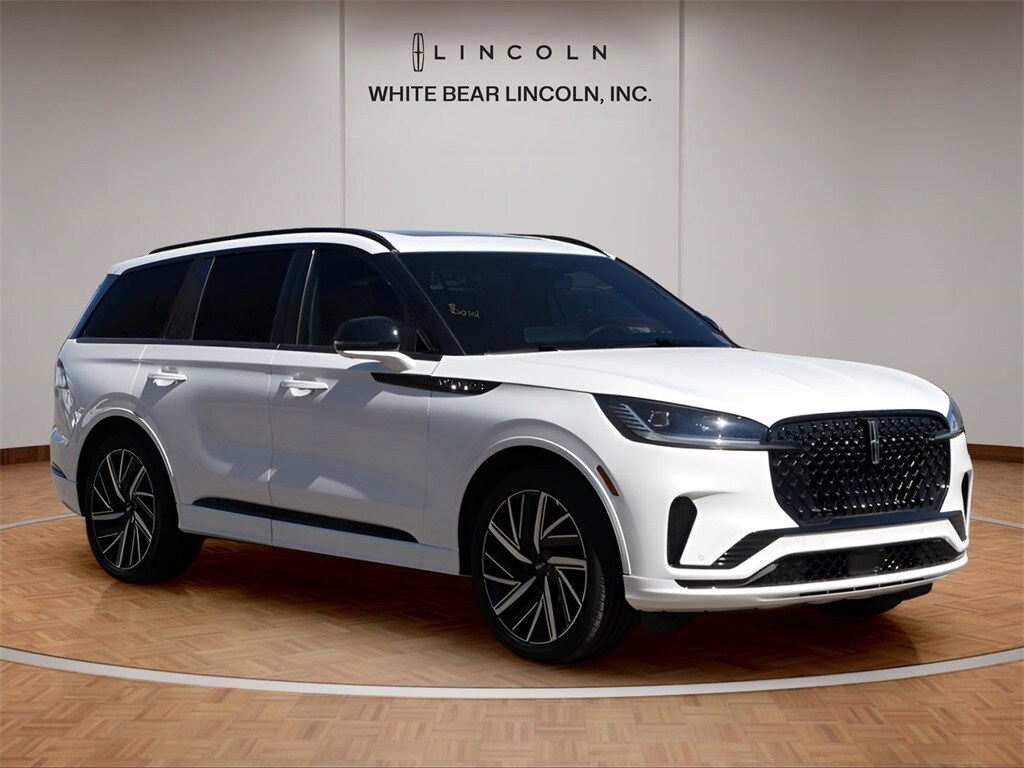 2025 Lincoln Aviator Black Label photo 3